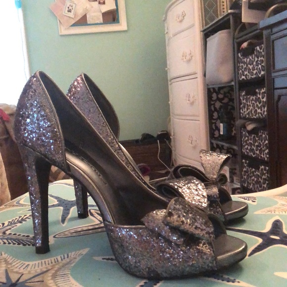 Sparkly bow Michael Shannon heels ❤️💫💥 - Picture 4 of 5